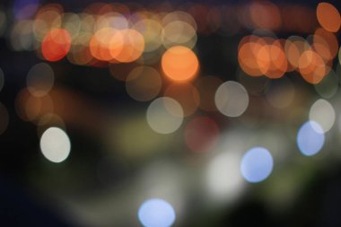 Gecenin bulanık ışıkları