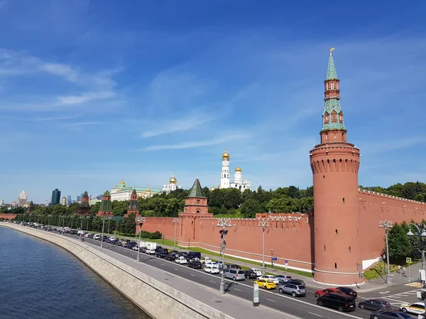 Moskova Kremlin Taş Duvarları Kuleleri — Stok fotoğraf