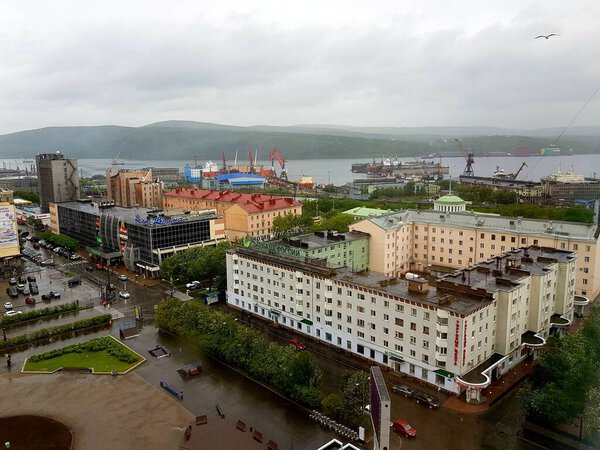 Портовый полярный город Мурманск