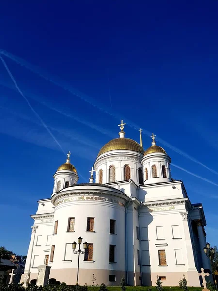青空に対する正教会 — ストック写真