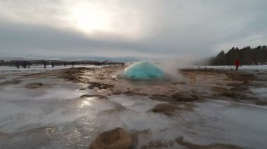 Strokkur İzlanda Şofben eylem aşırı yavaş hareket 60 fps