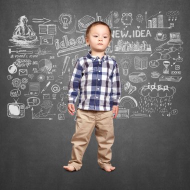 küçük çocuk düşünüyorum