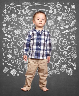 küçük çocuk düşünüyorum