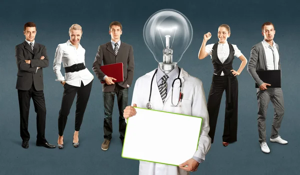 Businessteam met Lamp hoofd Doctor — Stockfoto