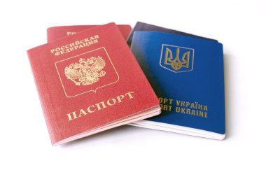 Ukrayna ve Rus kimliği Pasaportlar
