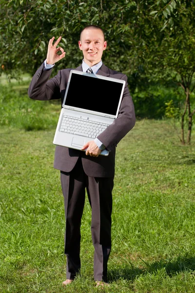 Biznesmen skrzyżowane znak ok — Zdjęcie stockowe