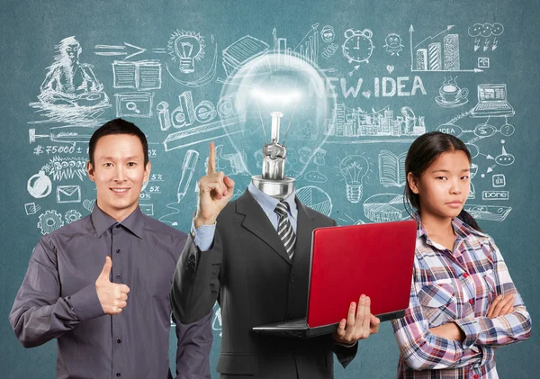 Team and lamp head man with laptop — Stock Photo, Image