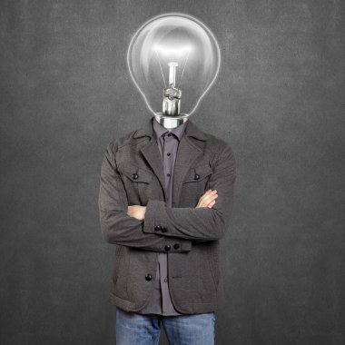 Lamba kafa adam katlanmış elleriyle