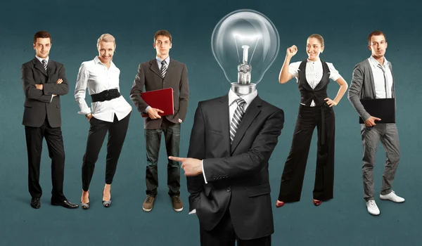 Lampa huvudet affärsman och företag team — Stockfoto