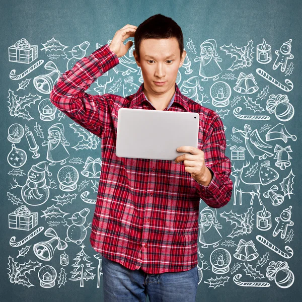 Man with Christmas laptop — Stock Photo, Image