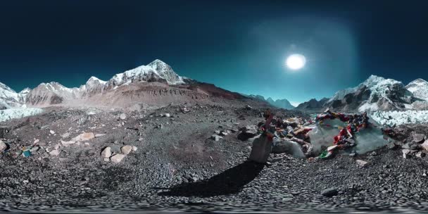 360 vr Everestského tábora na ledovci Khumbu. Údolí Khumbu, národní park Sagarmatha, Nepál Himálaje. Trasa EBC poblíž Gorak Shep. — Stock video