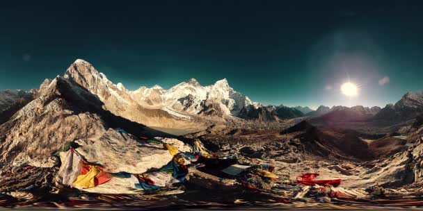 360 vr панорамний вид заходу над Кала Паттар. Еверест і долина Хумбу, Непал Гімалаїв. Горакова вівця — стокове відео