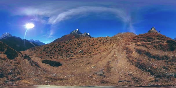 4K VR of Dingboche and Pheriche village in Nepal, basic point of everest base camp track. EBC. Buddhist stupa on mountain. — Stock Video