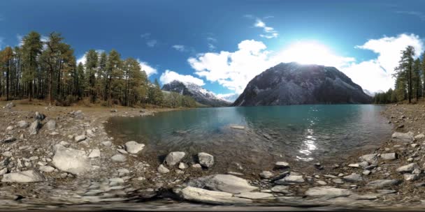 Time lapse of Mountain lake 360 vr at the winter time. Wild nature and mount valley. Green forest of pine trees and fast clouds on sky. — Stock Video