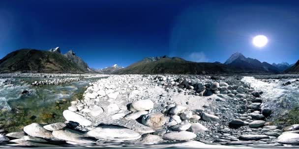 Nepal 'deki Dingboche ve Pheriche köyünün 4K VR' si, Everest ana kamp alanının temel noktası. EBC. Dağdaki Budist aptallığı.. — Stok video