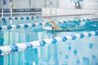 Kız Açık gezinme kontur stili Yüzme