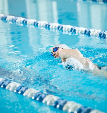 Kız Açık gezinme kontur stili Yüzme