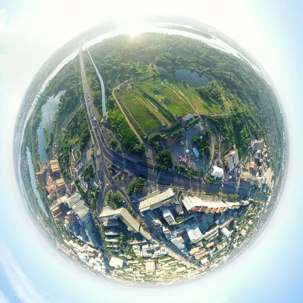 Vista aerea della città - modalità piccolo pianeta — Foto Stock