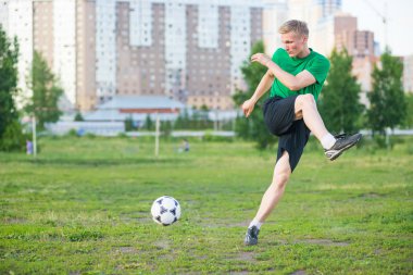 Futbolcu şiddetle Top hits.