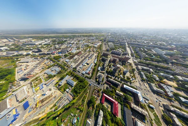 Luftaufnahme der Innenstadt. Kreuzungen, Häuser, Gebäude und Parks. — Stockfoto