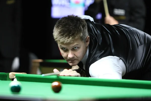 Bangkok, Thailand - SEP 2:Ryan Day of Wales participates in a Sangsom Six-red World Championship 2014 at Montien Riverside Hotel on September 2, 2014 in Bangkok, Thailand. — Stock Photo, Image