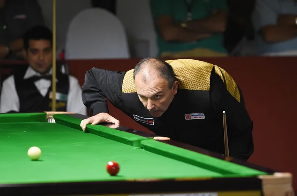 Bangkok, Thailand - SEP 3:Alex Borg of Malta participates in a Sangsom Six-red World Championship 2014 at Montien Riverside Hotel on September 3, 2014 in Bangkok, Thailand. — Stock Photo, Image