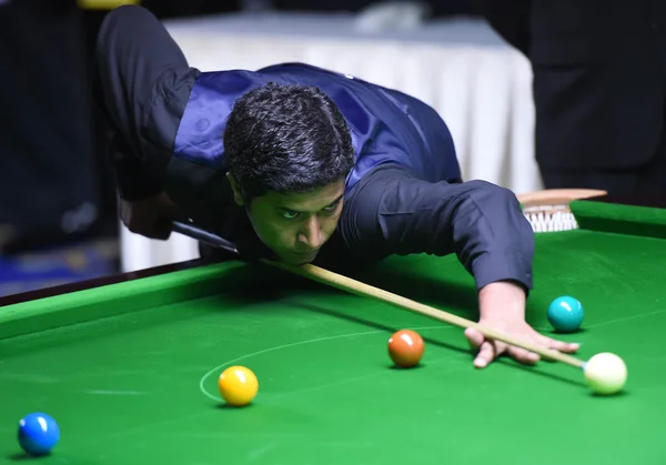 Bangkok, Thailand - SEP 3:Mohammad Asif of Pakistan participates in a Sangsom Six-red World Championship 2014 at Montien Riverside Hotel on September 3, 2014 in Bangkok, Thailand. — Stock Photo, Image