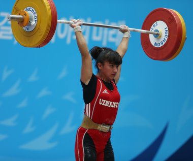 Özbekistan'ın Shomurodova Farangiz