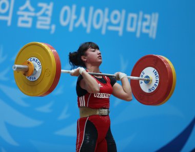 Özbekistan'ın Shomurodova Farangiz