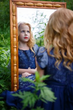 güzel küçük kız portresi