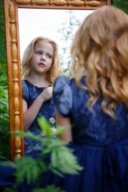 güzel küçük kız portresi