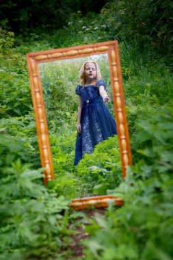 güzel küçük kız portresi