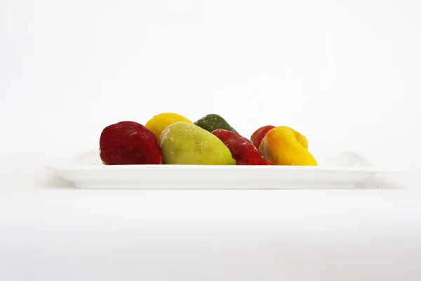 Leckere gefüllte Paprika auf einem Teller — Stockfoto