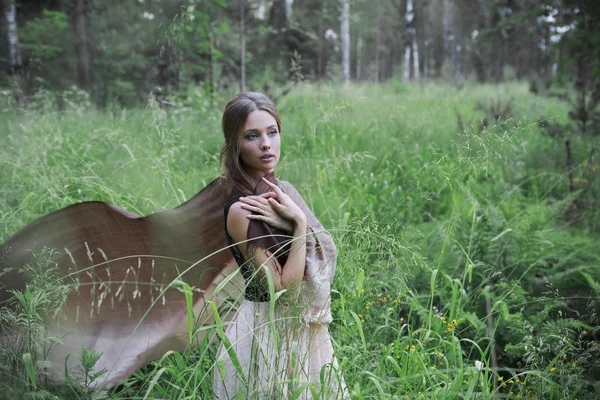 Portrait of beautiful girl on nature — Stock Photo, Image