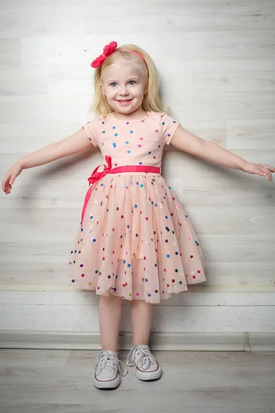 Portrait of a little girl — Stock Photo, Image