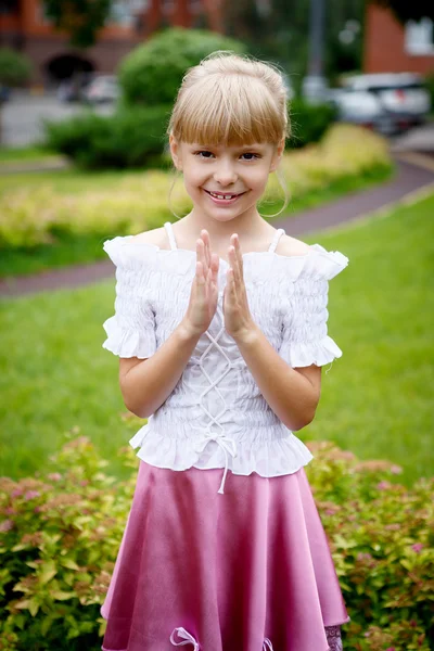 Portrait of beautiful little girl — Stock Photo, Image