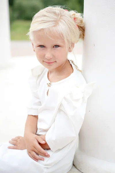 Portrait of beautiful little girl — Stock Photo, Image