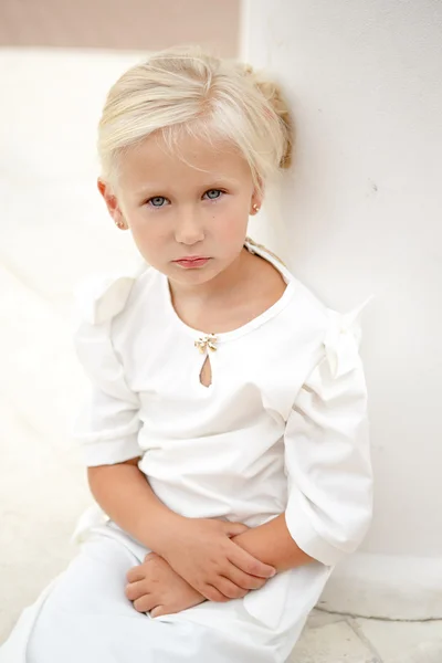 Retrato de niña hermosa —  Fotos de Stock