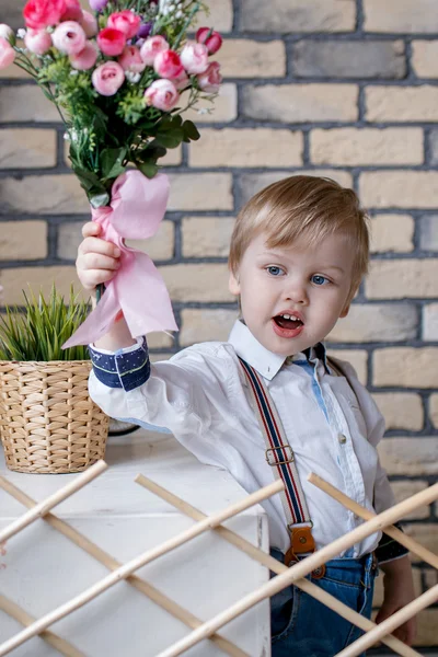 Retrato de menino no estúdio — Fotografia de Stock