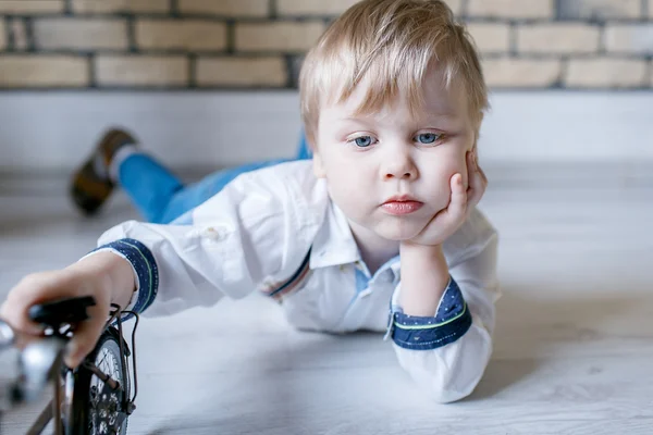 Portrait of little boy in the Studio — Stock Photo, Image