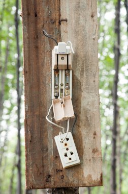 şalter içinde yüklü tehlikeli koşullar zarar