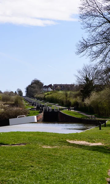 Serrures sur le canal Kennet et Avon Wiltshire, Angleterre — Photo