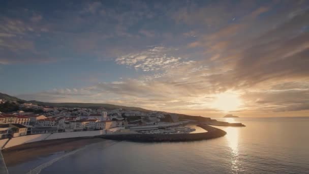 Sunrise in Angra do Alkmaar, Azoren, eiland Terceira — Stockvideo