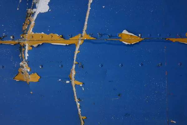 Μπλε Μεταλλικό Δοχείο Φύλλο Τοίχου Γρατσουνιές Και Ξεφλούδισμα Χρώμα Μακριά — Φωτογραφία Αρχείου