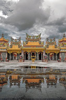 Tayland 'daki Tayvan tapınağı ya da Dhammapathanyu Vakfı Tapınağı ya da Bang Pu yakınlarındaki Xianlo Tai Tian Kong, Tayland' daki Samut Prakan