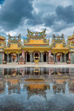 Tayland 'daki Tayvan tapınağı ya da Dhammapathanyu Vakfı Tapınağı ya da Bang Pu yakınlarındaki Xianlo Tai Tian Kong, Tayland' daki Samut Prakan