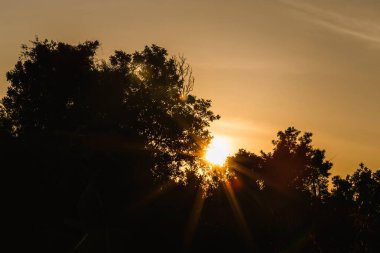 Güneşten sonra gökyüzünün renkleri