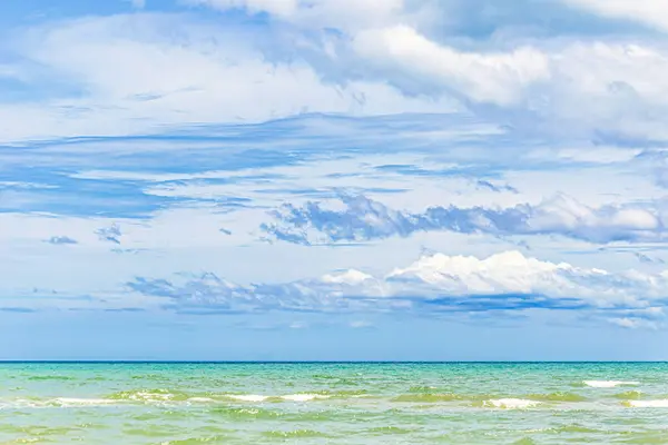 清澈的蓝海 水海景抽象的背景 — 图库照片