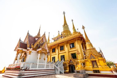 Wat Khiriwong Tayland 'da Nakhon Sawan' da güzel bir Budist tapınağı.