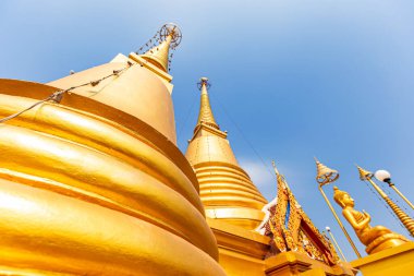 Wat Khiriwong Tayland 'da Nakhon Sawan' da güzel bir Budist tapınağı.